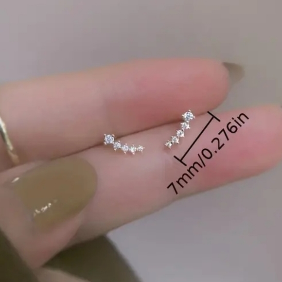 Boutique Ear Crawler earrings-1 pr - Picture 3 of 4